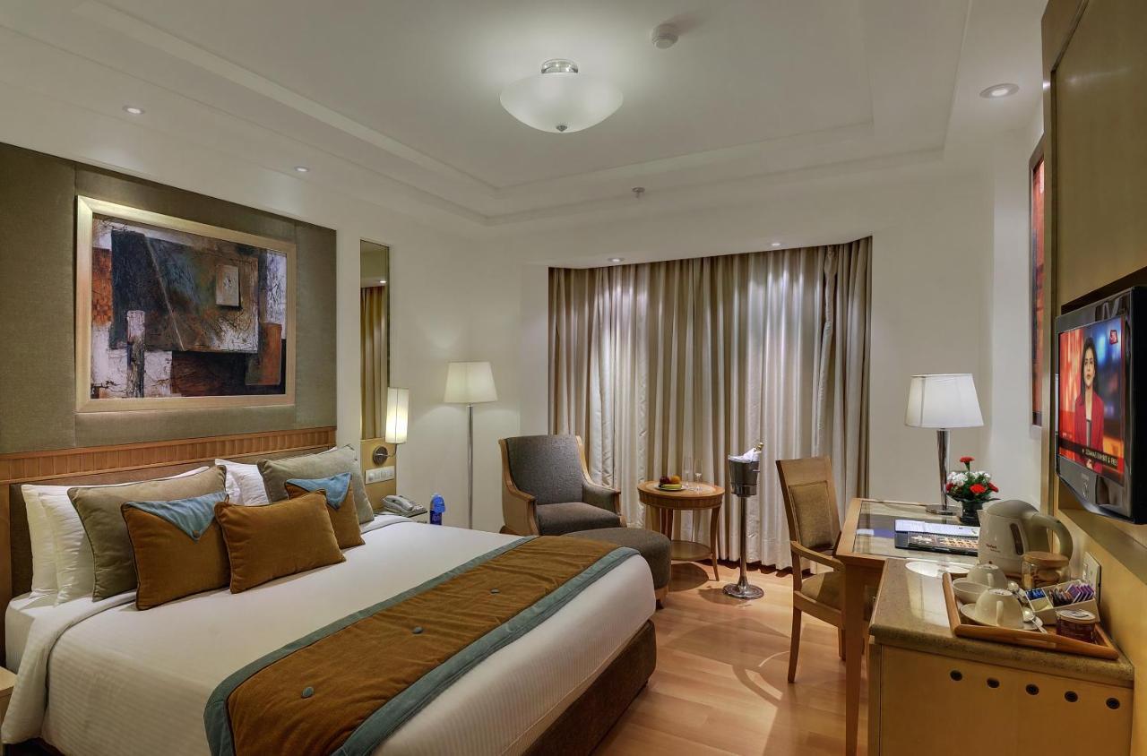 Inde Hotel Vista Woods Huda City Centre, Gurgaon Esterno foto