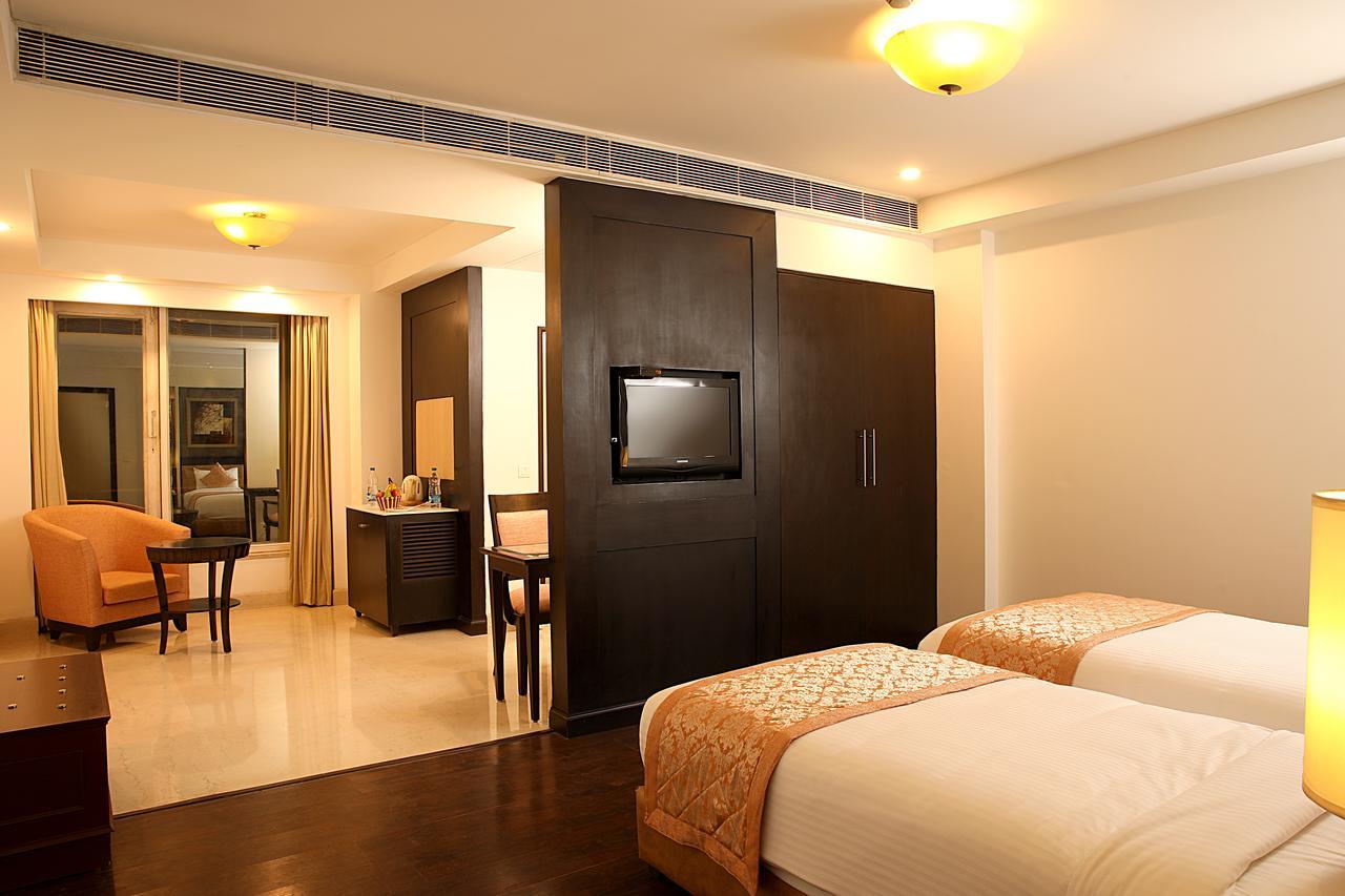 Inde Hotel Vista Woods Huda City Centre, Gurgaon Esterno foto