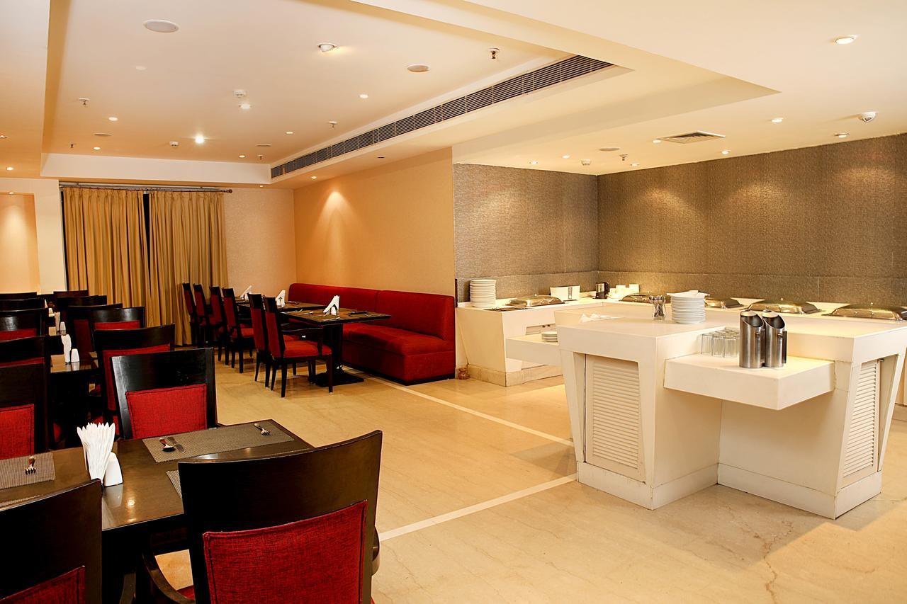 Inde Hotel Vista Woods Huda City Centre, Gurgaon Esterno foto