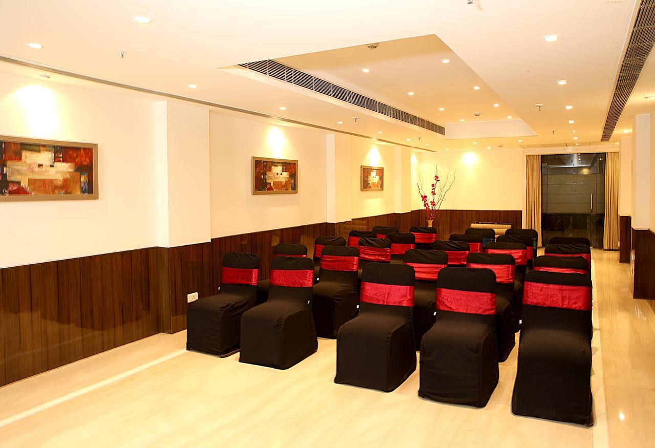 Inde Hotel Vista Woods Huda City Centre, Gurgaon Esterno foto