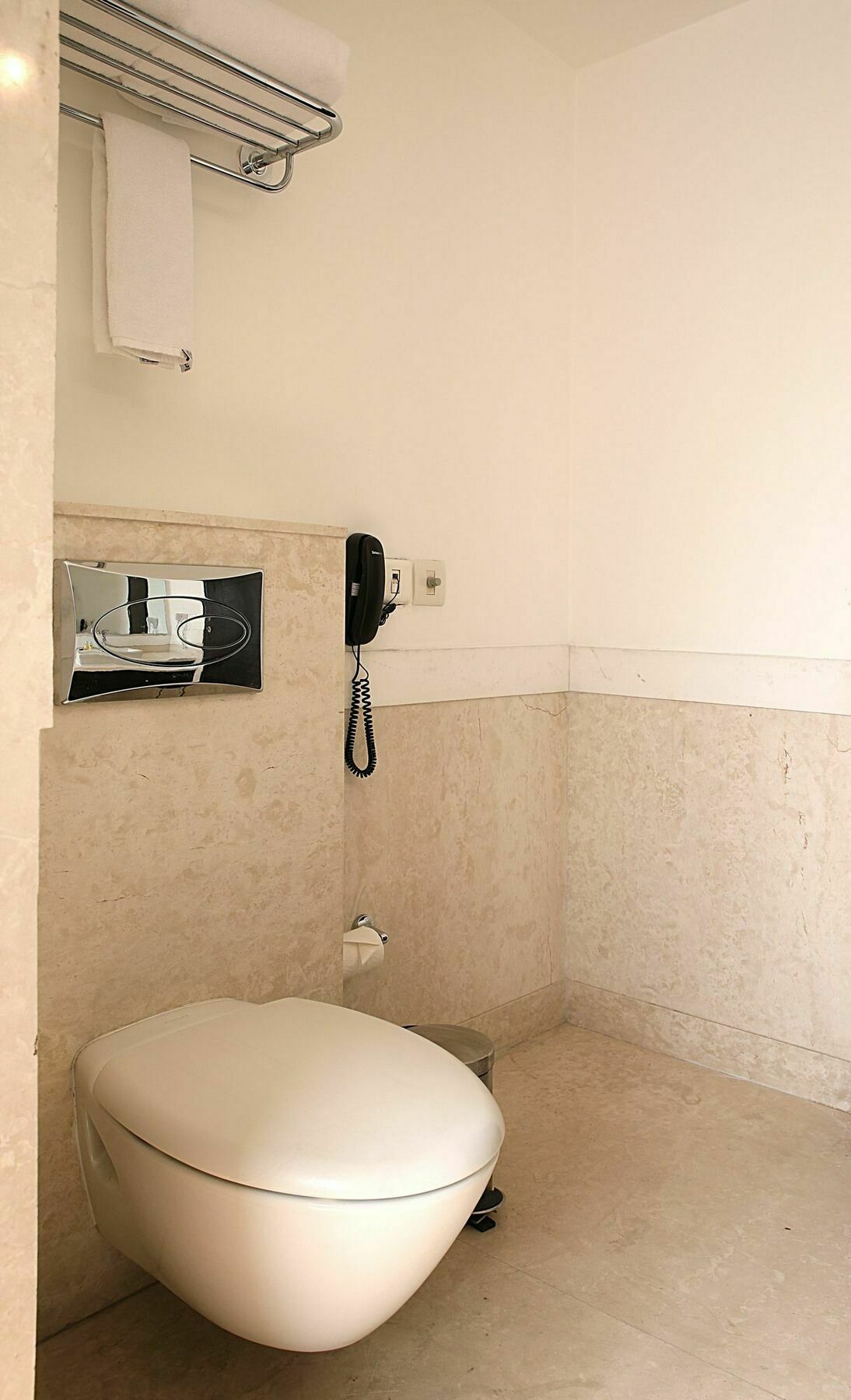Inde Hotel Vista Woods Huda City Centre, Gurgaon Esterno foto