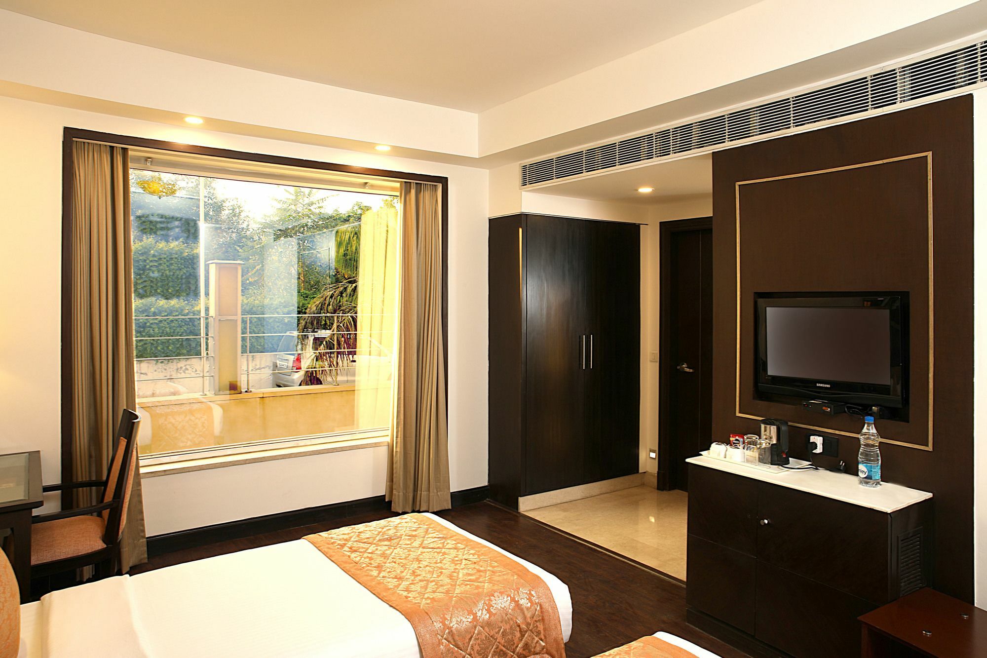 Inde Hotel Vista Woods Huda City Centre, Gurgaon Esterno foto